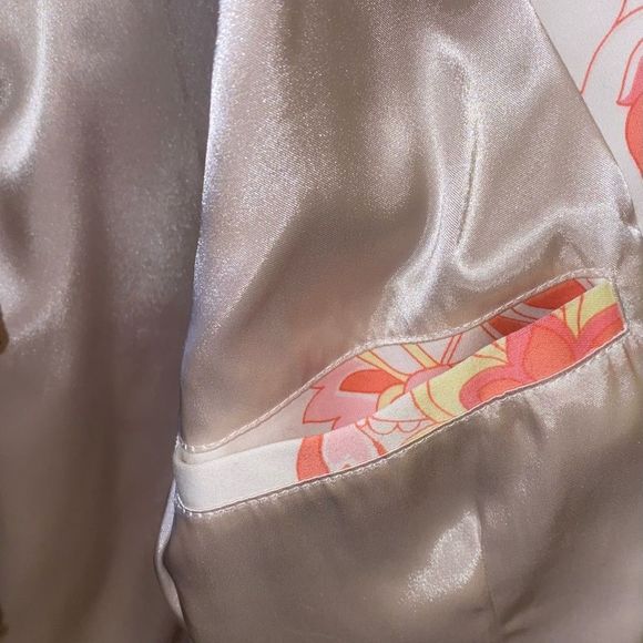 I Maddison spring trench coat. Size Large - Picture 10 of 12